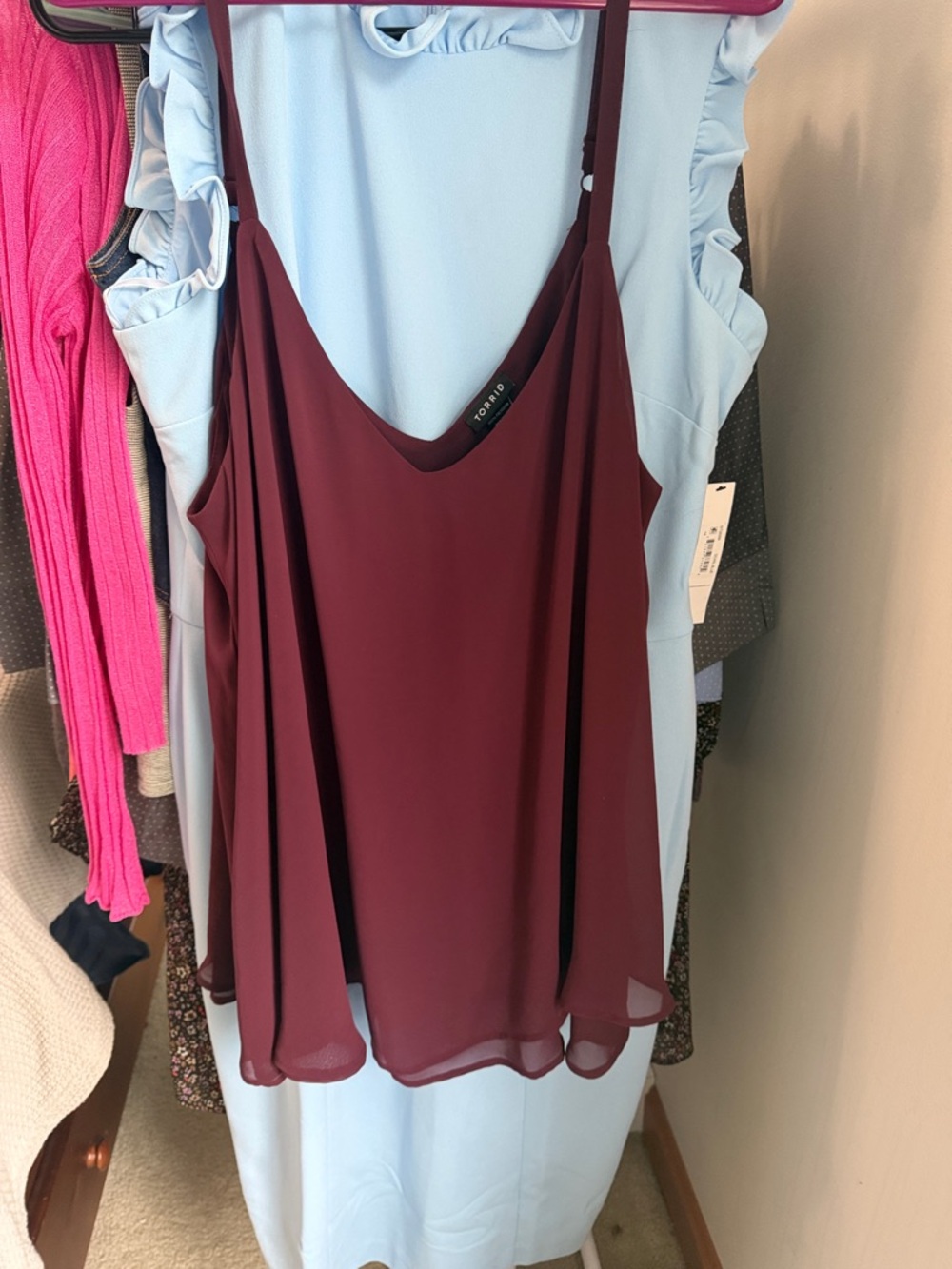 torrid burgundy V-neck chiffon camisole with adjustable straps
